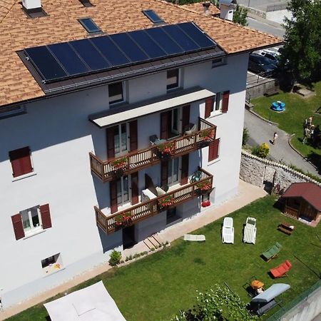 Agriturismo La Canonica Brez المظهر الخارجي الصورة