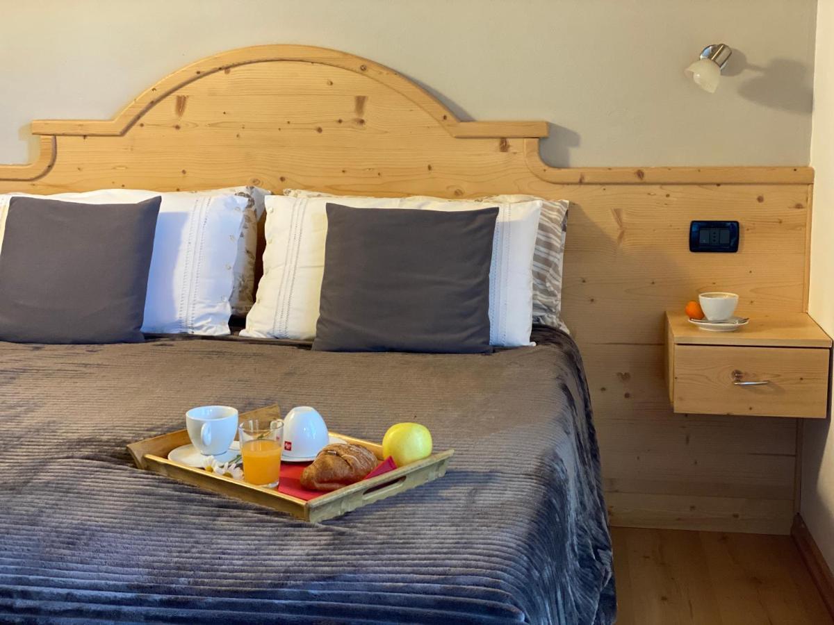 Agriturismo La Canonica Brez المظهر الخارجي الصورة