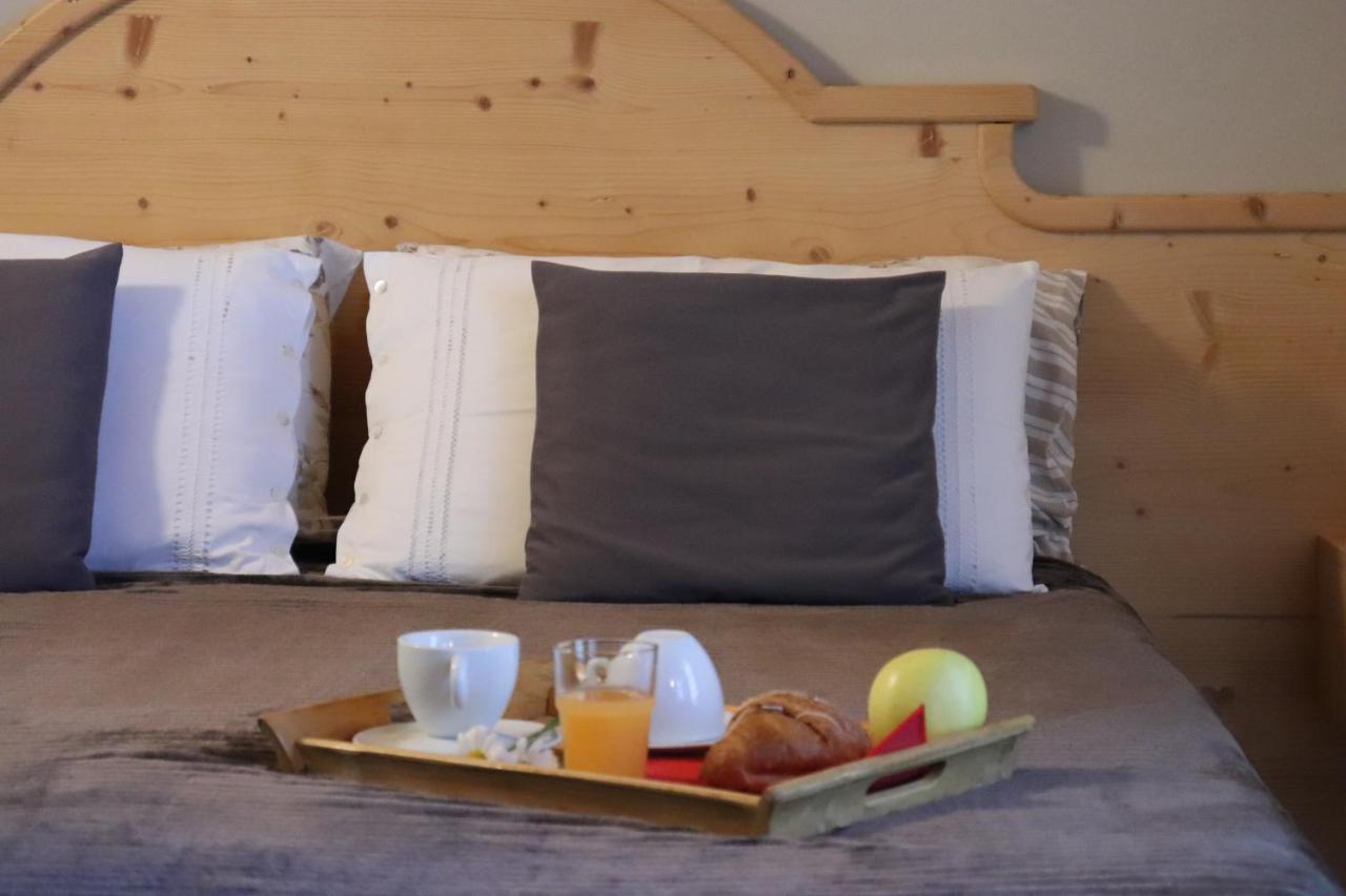Agriturismo La Canonica Brez المظهر الخارجي الصورة