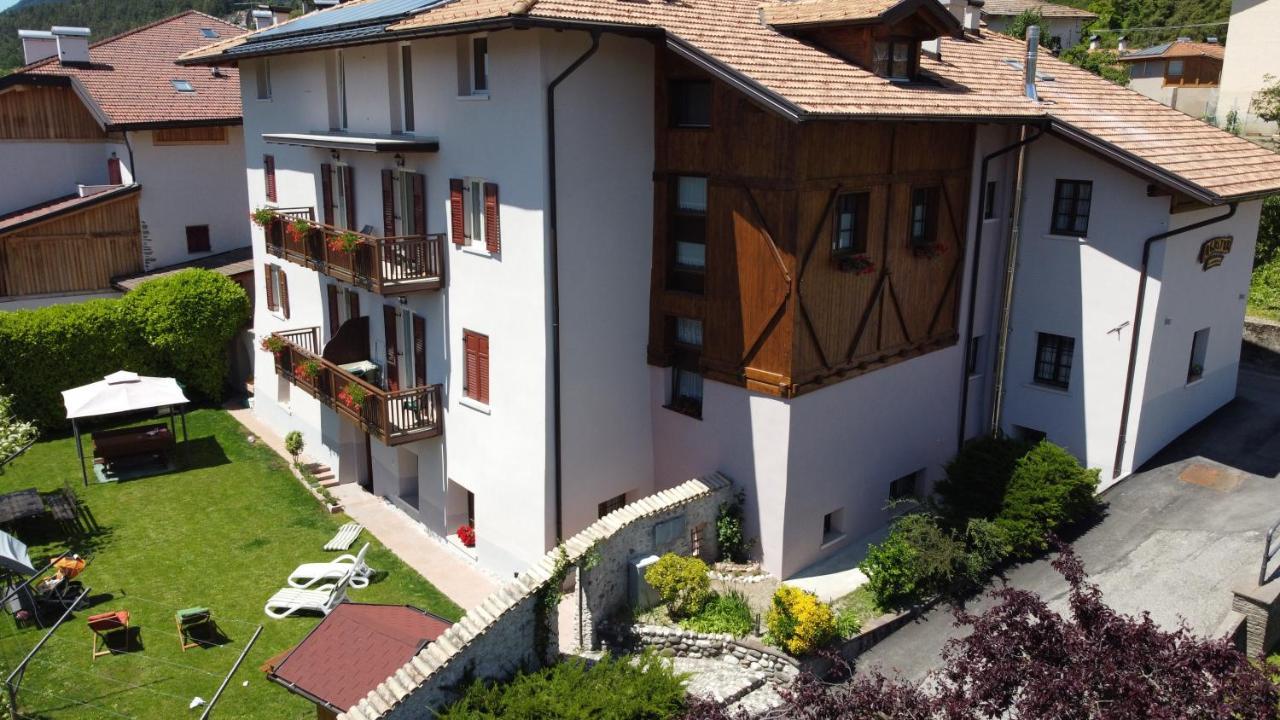Agriturismo La Canonica Brez المظهر الخارجي الصورة