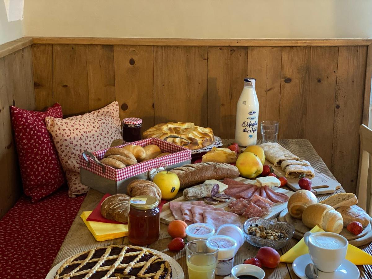 Agriturismo La Canonica Brez المظهر الخارجي الصورة