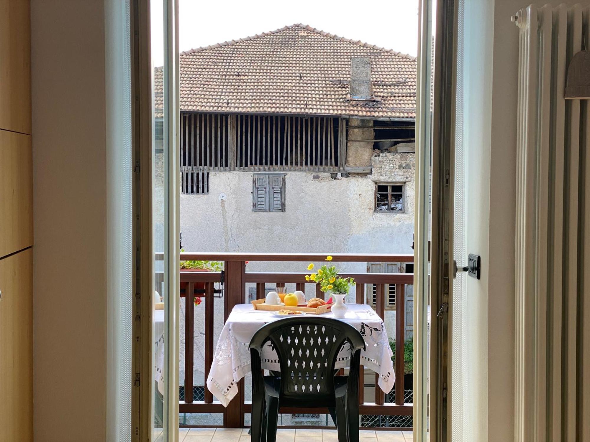 Agriturismo La Canonica Brez المظهر الخارجي الصورة